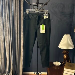 d. jeans Woman’s Hunter Slim Straight Jeans